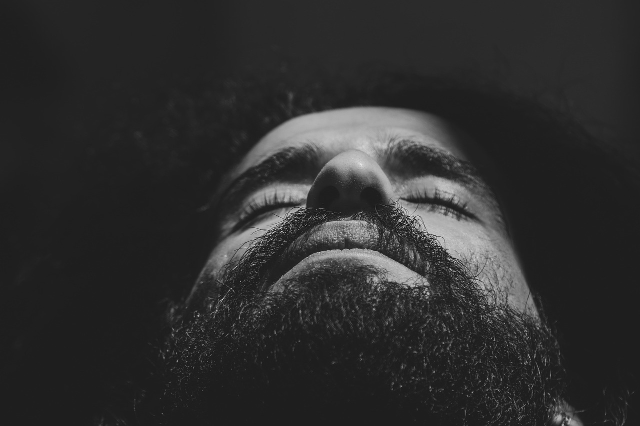 口が臭い男の原因と解消法は何ですか？