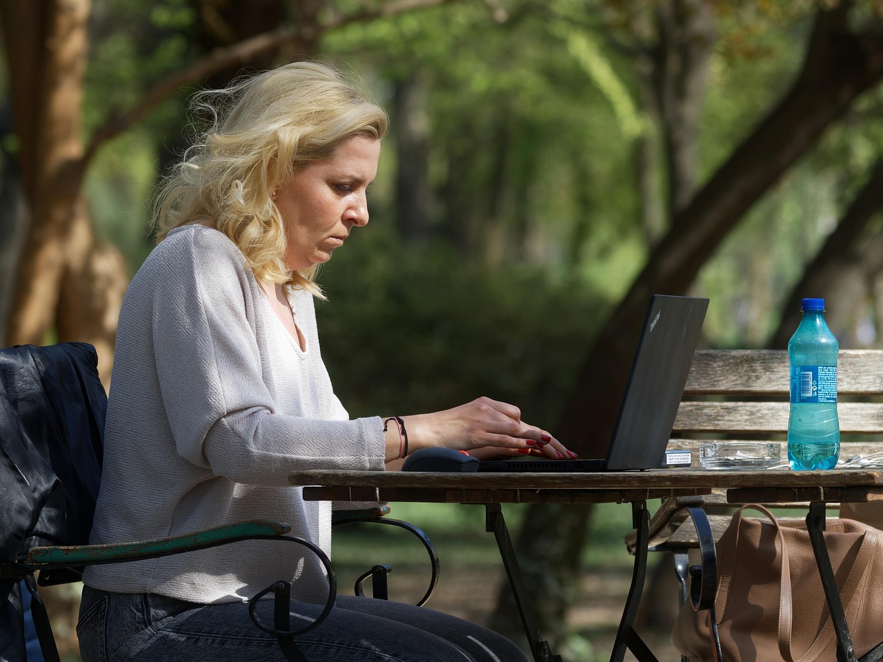 口臭の原因はどこから来るのか？